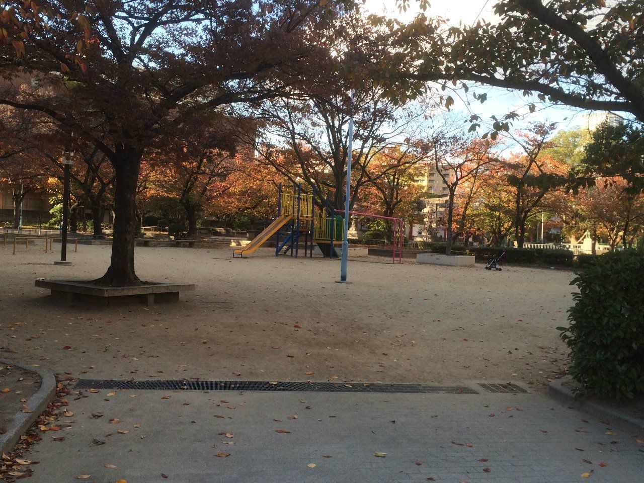 土佐公園 土佐稲荷神社にある公園で春は桜祭りがあります!